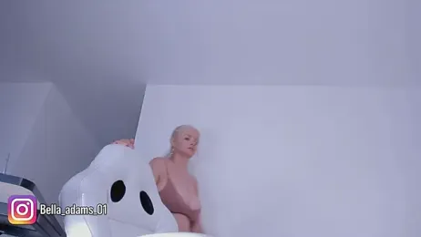 bella_adams_ stripchat stream image