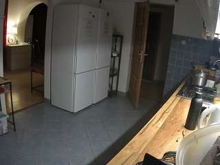 voyeurcam-julmodels-kitchen camsoda stream image