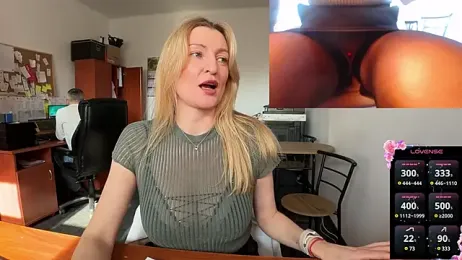 legsLONG stripchat stream image