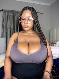 Bustygoddess32 stripchat stream image