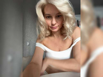 -Molly- bongacams stream image