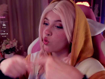 HoneyCherry bongacams stream image