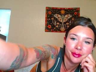 tighttinymilf camsoda stream image