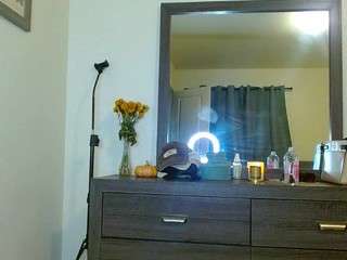 tighttinymilf camsoda stream image