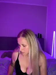 lunawolf21 stripchat stream image