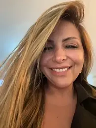 _Abril-Office1 stripchat stream image