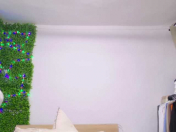 EmilyxJames bongacams stream image