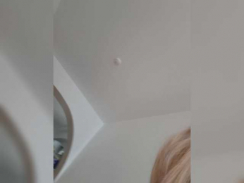 LittleDelora bongacams stream image