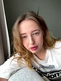 Nura_n_Sarah stripchat stream image