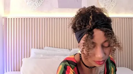 daiana_curly stripchat stream image