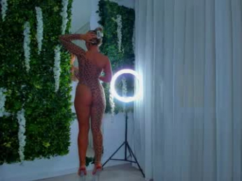 zinasquirts chaturbate stream image