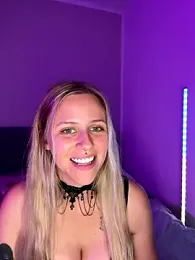 lunawolf21 stripchat stream image