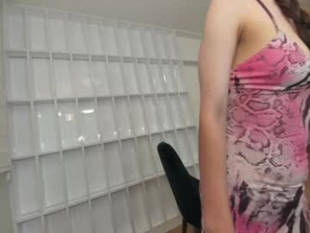 ehotlovea chaturbate stream image