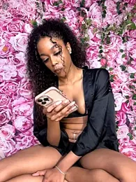 mismialove stripchat stream image