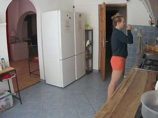 voyeurcam-julmodels-kitchen camsoda stream image