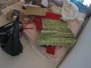 voyeurcam-julmodels-whitebed-1 camsoda stream image