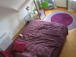 voyeurcam-julmodels-whitebed-4 camsoda stream image