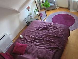 voyeurcam-julmodels-whitebed-4 camsoda stream image