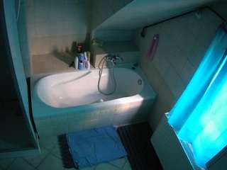 voyeurcam-julmodels-bath-2nd-1 camsoda stream image