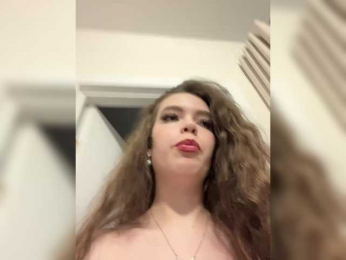 YourLadyyy bongacams stream image