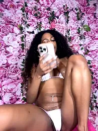 mismialove stripchat stream image