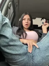 JulliaVegas stripchat stream image