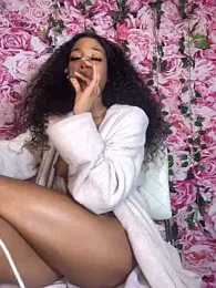 mismialove stripchat stream image