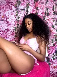 mismialove stripchat stream image