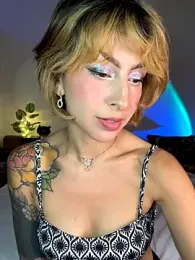 Cinamoonn stripchat stream image
