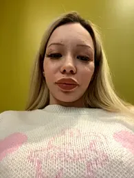 babydolll stripchat stream image