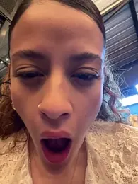 alana15 stripchat stream image