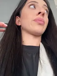 Yesmoree stripchat stream image