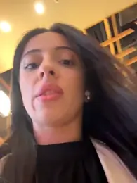 Yesmoree stripchat stream image