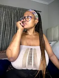 Bustygoddess32 stripchat stream image