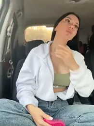 JulliaVegas stripchat stream image