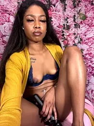 mismialove stripchat stream image