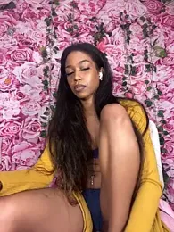 mismialove stripchat stream image