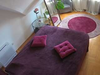 voyeurcam-julmodels-whitebed-4 camsoda stream image