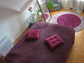 voyeurcam-julmodels-whitebed-4 camsoda stream image