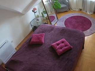 voyeurcam-julmodels-whitebed-4 camsoda stream image