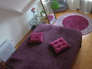 voyeurcam-julmodels-whitebed-4 camsoda stream image