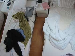 voyeurcam-julmodels-bed-5 camsoda stream image