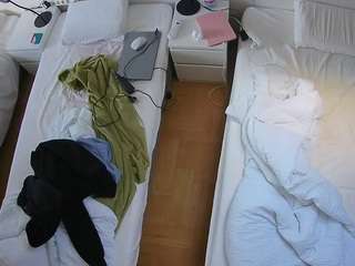 voyeurcam-julmodels-bed-5 camsoda stream image