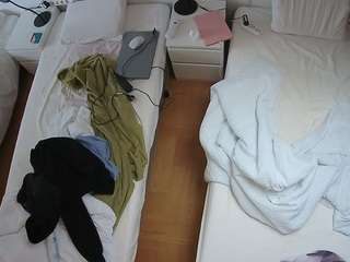 voyeurcam-julmodels-bed-5 camsoda stream image