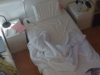 voyeurcam-julmodels-bed-7 camsoda stream image