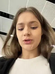 KittyQueeny stripchat stream image