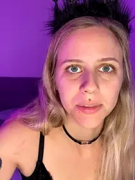 lunawolf21 stripchat stream image