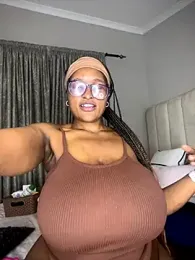 Bustygoddess32 stripchat stream image