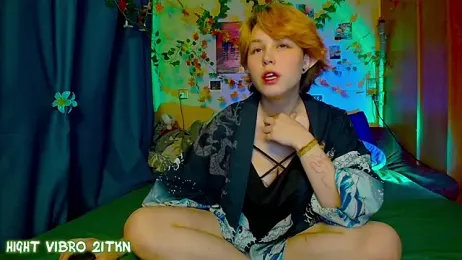 TrickyKitsune stripchat stream image