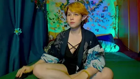 TrickyKitsune stripchat stream image